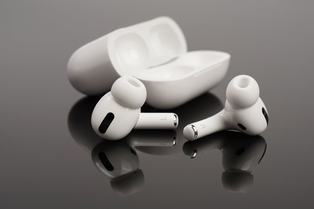 Florida Teen's Lost AirPod Leads Police To Hit-And-Run Driver's Arrest ...